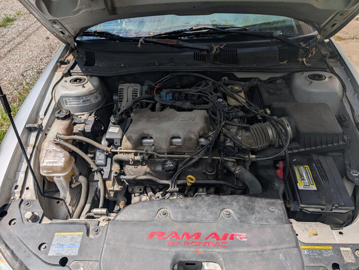 Easy fix after a new reservoir. Plus an oil change and inspection for the guy!